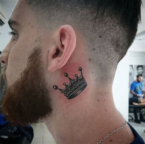 tatuaje hombre cuello|tatuajes de moda 2024.